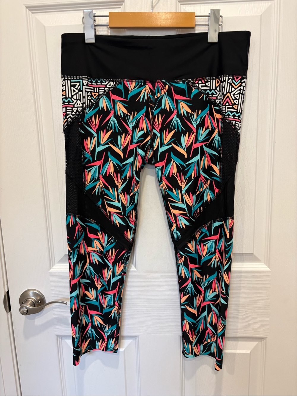 Body Glove Black Leggings with Vibrant Pink, Teal & Coral Leaf Print #1188